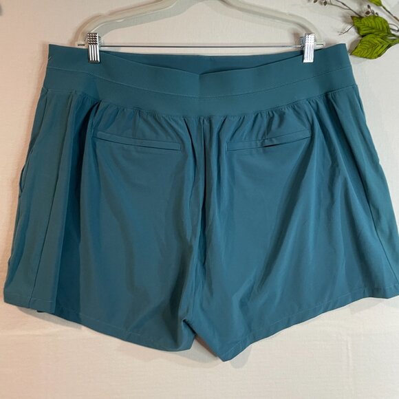 ATHLETA Brooklyn Bermuda Hiking Shorts Zip Pockets Size 20 New Without Tags - Picture 10 of 13